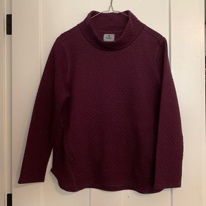 Wind River Purple/Plum quilted pattern sweater with pockets. Size L